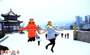 初雪飞临市民乐