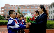 宁县7万名学生教师节谢师恩