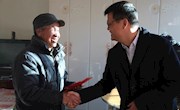 陈渝走访慰问困难党员群众