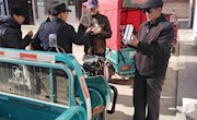 春荣镇全力落实城乡群众冬季采暖烟筒 “三通”（防风帽）发放安装工作