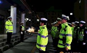 宁县公安局交警大队元旦前夜开展酒驾夜查行动