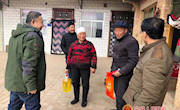 走访慰问贫困户 主题党日暖人心