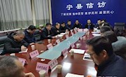 陈渝接待来访群众 