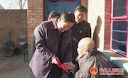 侯昌明春节前看望慰问（离）退休老干部、高层次人才和退伍老兵