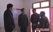 何鹏程督查盘克镇脱贫攻坚挂牌督战工作落实情况