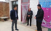陈渝慰问在日本务工贫困户家属