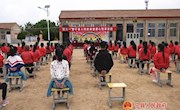 岳惠军出席盘克镇潘村小学庆“六一”爱心助学活动