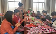 白彩霞：一针一线“绣”出幸福生活