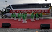 庆阳市文体广电和旅游局在苟家村举办“深入生活、扎根人民”惠民演出 