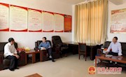 张宏斌看望慰问优秀教师和生活困难教师代表