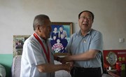 金宣寿“七一”前夕走访慰问老党员
