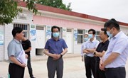 何鹏程督查盘克镇新冠病毒疫苗接种工作