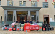 宁县委宣传部联合爱心企业甘肃华鼎建设工程有限责任公司向宁县灾区捐赠救灾物资