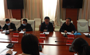 冯毅主持召开县政府重点工作周“碰头会”