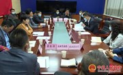 王健接待来访群众