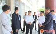 冯毅调研教育工作