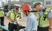 请规范佩戴头盔：宁县交警集中开展“一盔一带”安全守护行动
