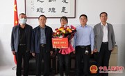 翟晓明看望慰问困难教师和优秀教师