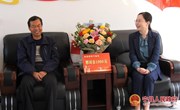 郭丽丽看望慰问优秀教师和困难教师