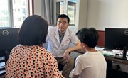 西京医院皮肤科专家张海龙走进县中医院开展义诊活动