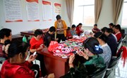 白彩霞：赶制逾万件民俗产品参展香包节