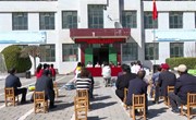 甘肃荣雅招标代理暨庆阳一滴水网络科技有限公司在长庆桥镇叶王川小学开展爱心捐赠活动