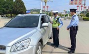 宁县公安局交警大队为“五一”长假保驾护航