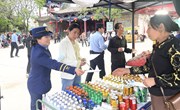 群众出行赶庙会 早胜义警执勤忙