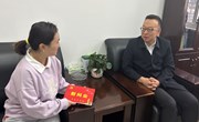 徐小洲国庆节前走访慰问优秀共产党员和生活困难党员