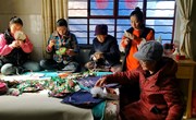 【新春走基层】白彩霞：巧手绣出致富路 绘就乡村振兴“新画卷”